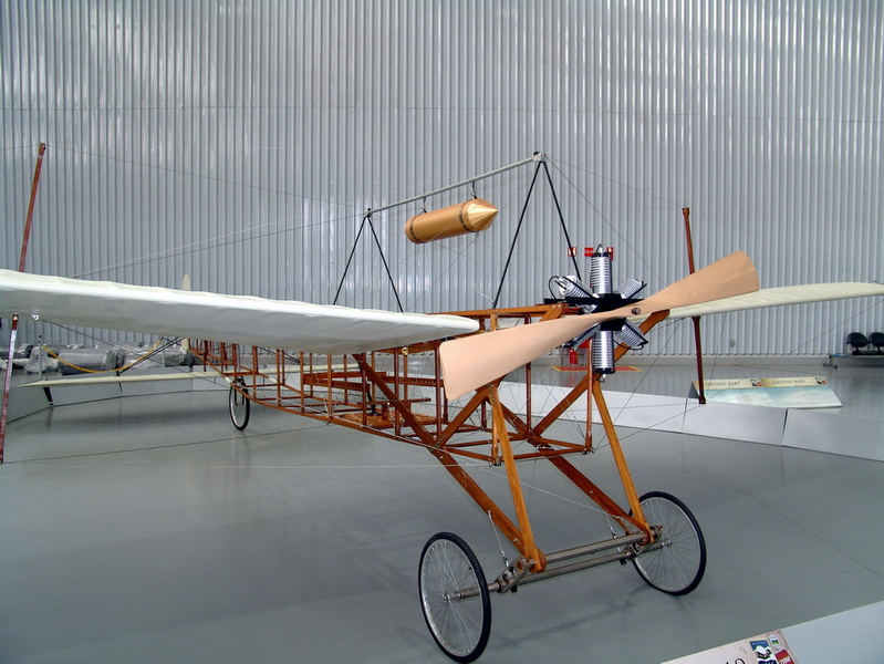 Aeronave So Paulo, experimental, de 1909, Brasileiro,nico exemplar fabricado, 29 cv e 54km/h